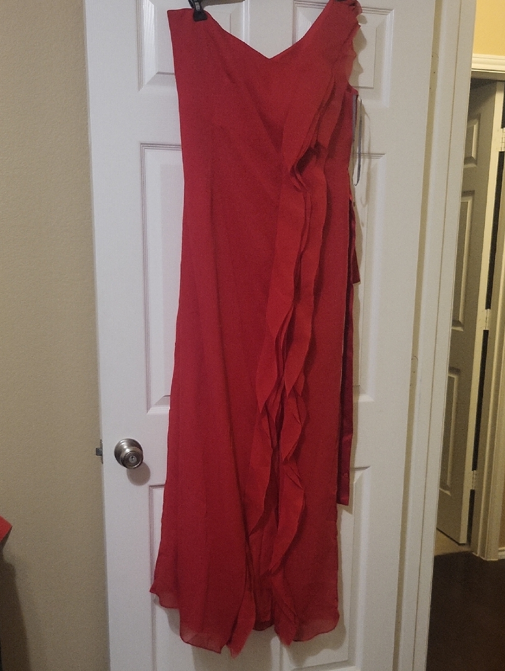 Vera Wang Red One-Shoulder Ruffle Evening Gown